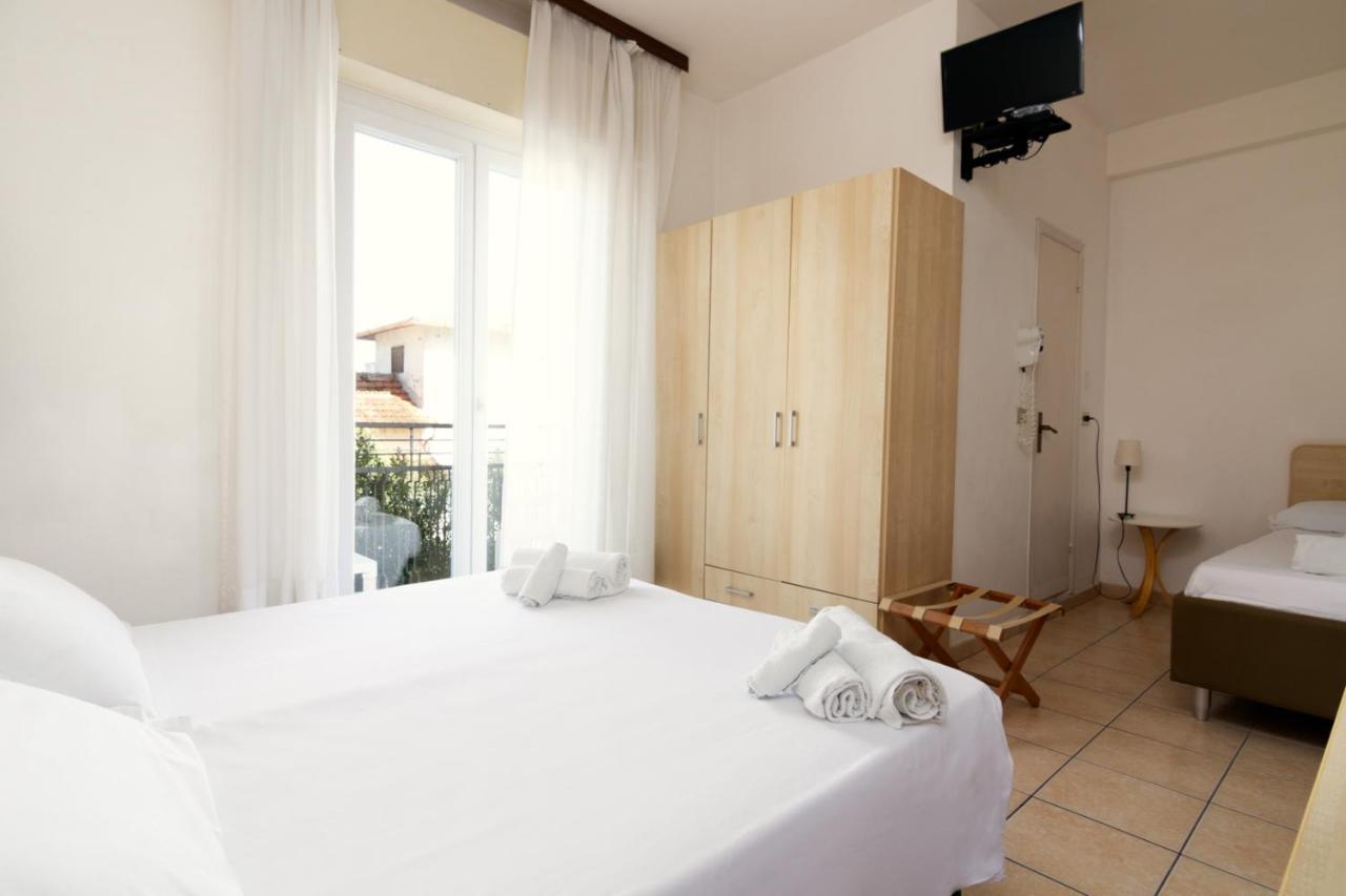Hotel Arlecchino Риччоне Экстерьер фото